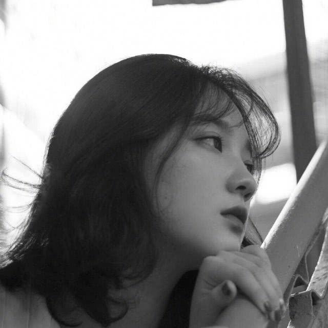 最新潮流前線，展現獨特個性的時尚風采！