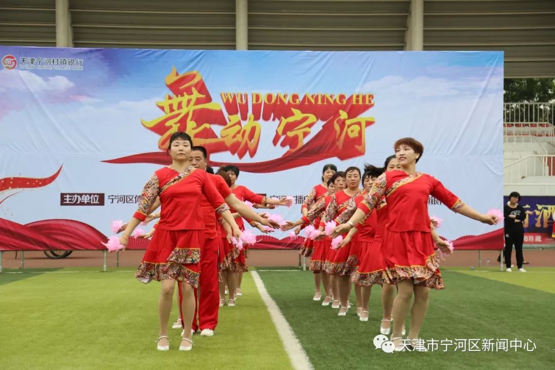 雪山姑娘的獨特風(fēng)情，最新水兵舞在小巷深處的展現(xiàn)