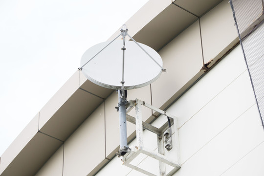 技術(shù)革新與觀眾體驗(yàn)，電視最新天線觀點(diǎn)碰撞記