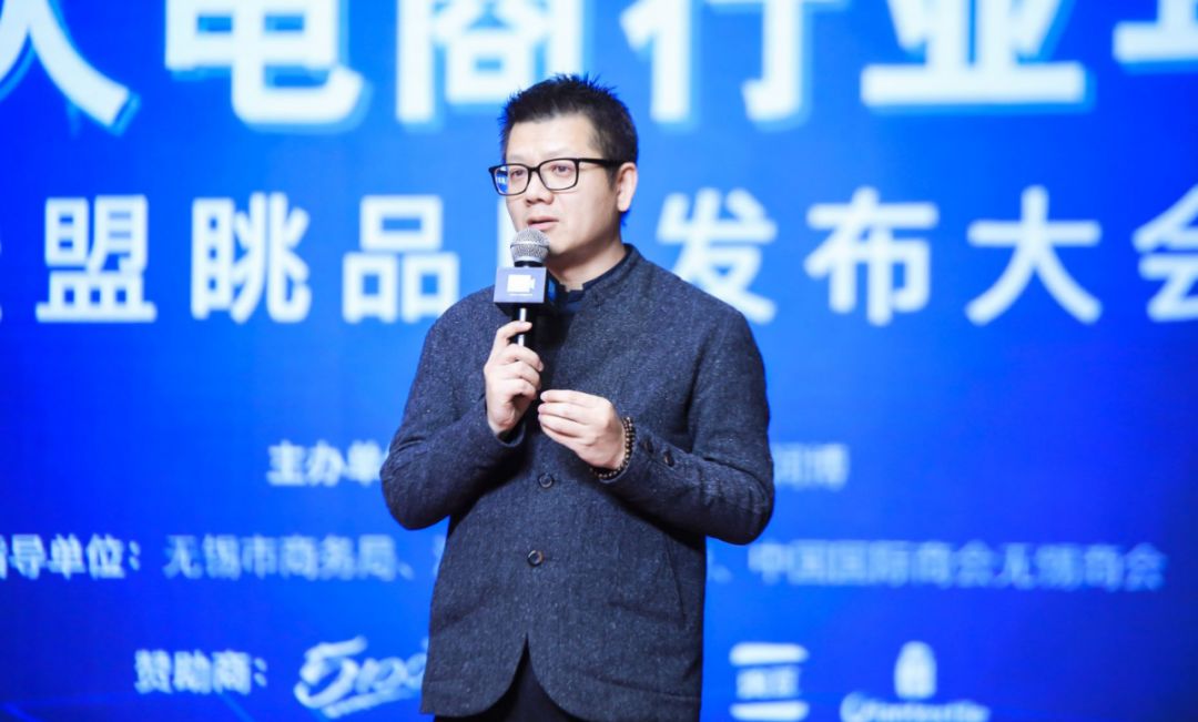 方凱雷最新,方凱雷最新動(dòng)態(tài)，探索科技前沿，引領(lǐng)行業(yè)創(chuàng)新