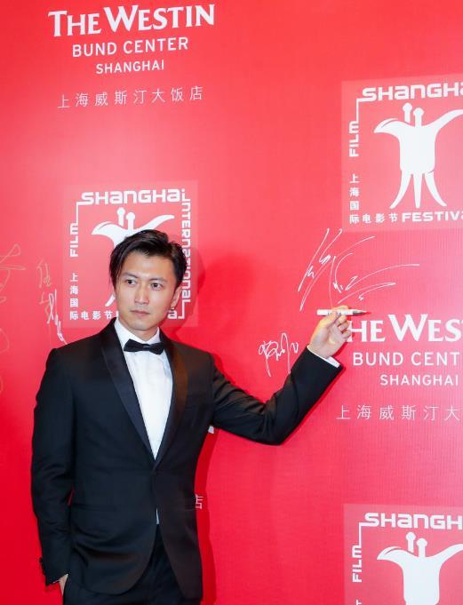 甄子丹新發(fā)型亮相，時尚變遷與個人立場的探索