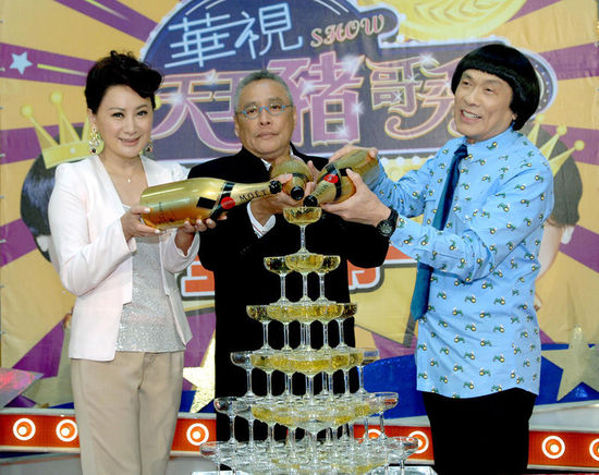 豬哥亮陳亞蘭最新動態(tài)揭秘，小巷美食寶藏大揭秘！