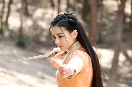 秦時(shí)明月新登場女俠角色——科技之光，生活之路的照亮者