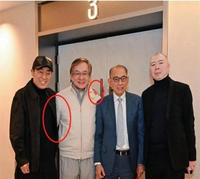 成龍最新動態(tài)揭秘，小巷深處的驚喜探索之旅（2025年）